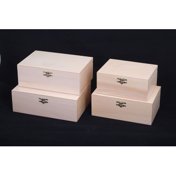 WOODEN CASE FOR No. 4 CHESS PIECES